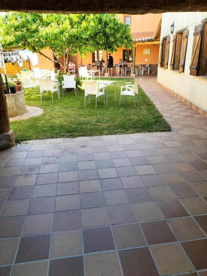 Albergue Don Camino Villalcazar de Sirga Bagian luar foto